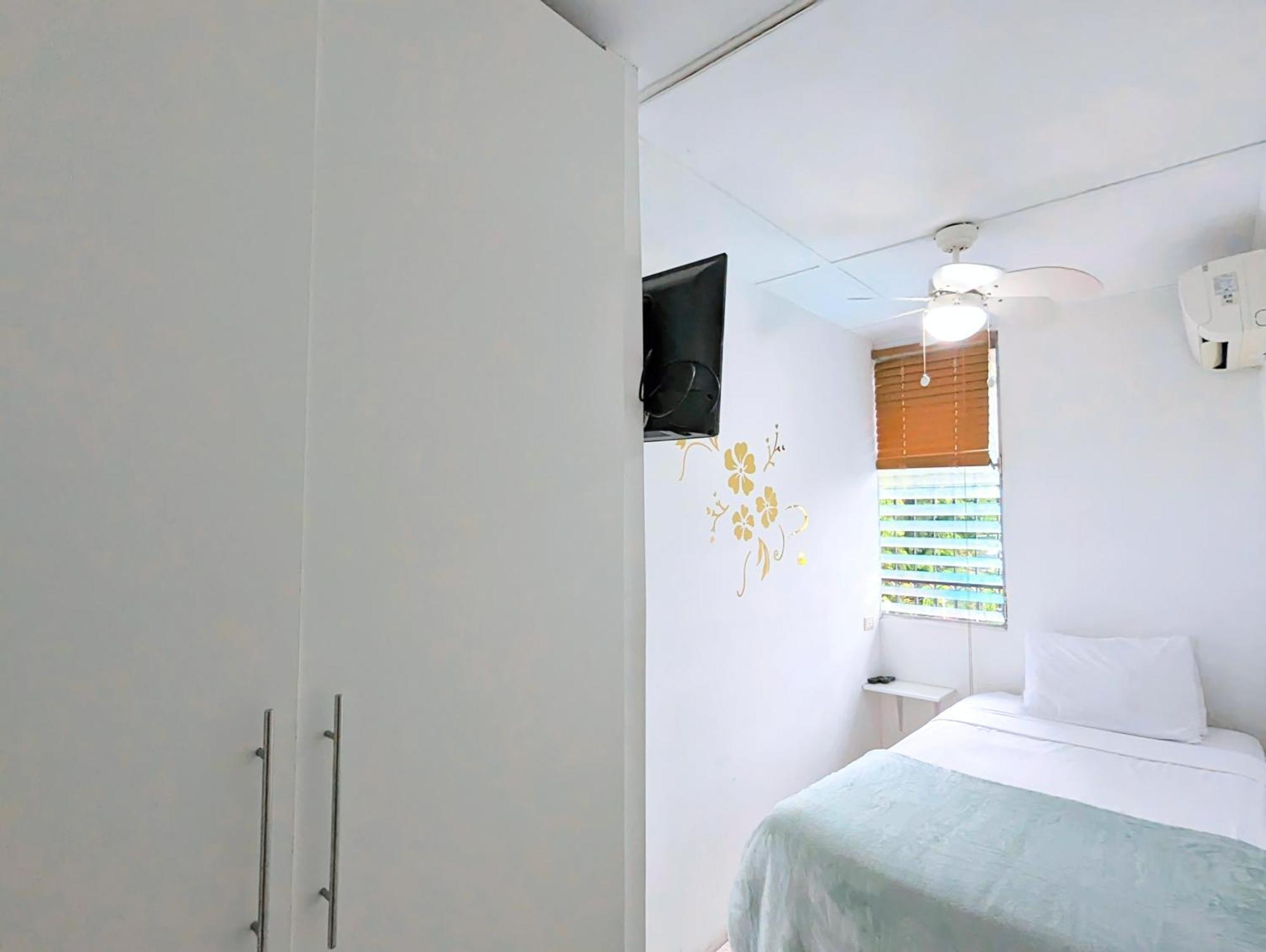 Hostal Yoha Panama Stadt Exterior foto